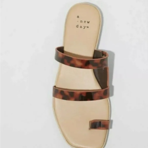 Women’s slide sandals Marilyn tortoise print toe loop A new day size 9.5 NEW - Picture 3 of 5
